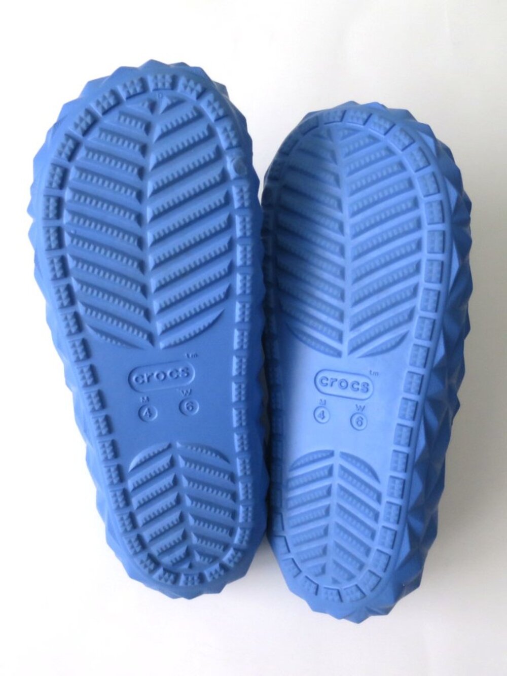 Crocs Classic Geometric Slides Size Women's 6 - Picture 5 of 7